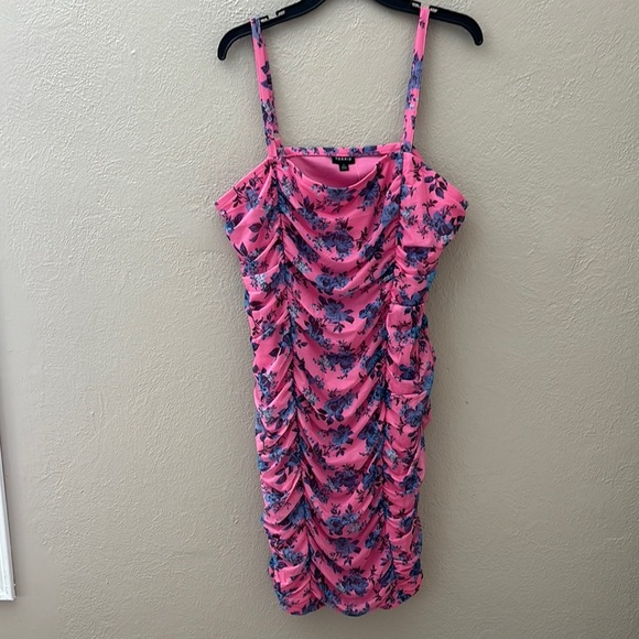 NWT Women’s Plus Size Torrid Mini Mesh Shirred Bodycon Dress Size: 2X 18/20 Pink - Picture 2 of 9